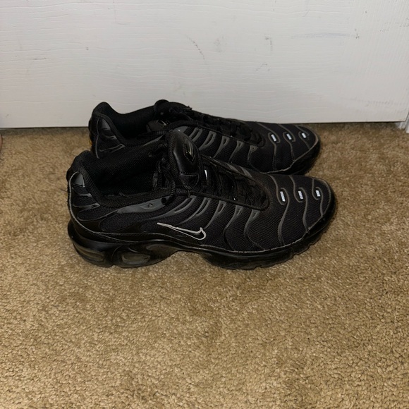 Nike Men's Black and White Sneakers - Picture 3 of 4